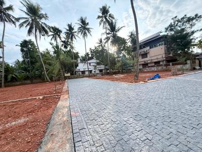 Image of 1305 Sq.ft Residential Plot / Land for sale in Maradu, Kochi for Rs. 4000000