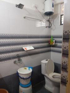 Bathroom Image of 1258 Sq.ft 2 BHK Apartment / Flat for sale in  Elite, Vaddeswaram Guntur for Rs. 5000000