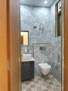 Common Bathroom Image of 1350 Sq.ft 3 BHK Builder Floor for sale in Indirapuram Ghaziabad for Rs. 13000000