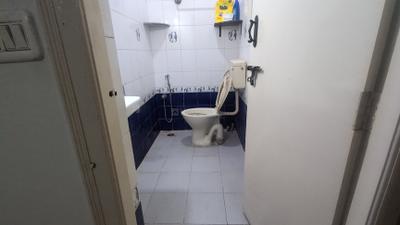 Bathroom Image of 500 Sq.ft 1 BHK Builder Floor for rent in Koramangala Bengaluru for Rs. 16000
