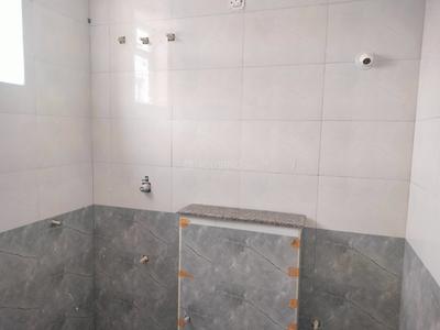 Bathroom Image of 1000 Sq.ft 2 BHK Apartment / Flat for rent in Kadubeesanahalli Bengaluru for Rs. 40000