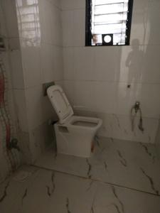 Common Bathroom Image of 1500 Sq.ft 3 BHK Apartment / Flat for rent in Magarpatta Roystonea, Magarpatta City Pune for Rs. 48000