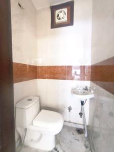Bathroom Image of 800 Sq.ft 2 BHK Builder Floor for rent in Sultanpur New Delhi for Rs. 20000