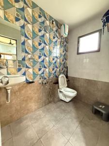 Bathroom Image of 1060 Sq.ft 3 BHK Apartment / Flat for sale in Atladara Vadodara for Rs. 6300000