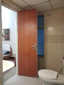 Common Bathroom Image of 1295 Sq.ft 3 BHK Apartment / Flat for rent in Supertech Ecociti, Sector 137 Noida for Rs. 38000