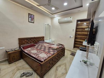 Bedroom Image of 2200 Sq.ft 3 BHK Builder Floor for sale in Tagore Garden Extension New Delhi for Rs. 24000000