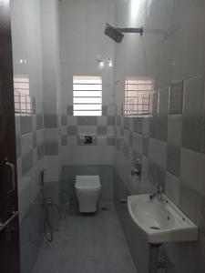 Bathroom Image of 750 Sq.ft 1 BHK Builder Floor for rent in London Street Nagpur for Rs. 12000