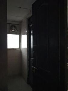 Common Bathroom Image of 1300 Sq.ft 3 BHK Apartment / Flat for sale in Amrapali Zodiac, Sector 120 Noida for Rs. 11400000