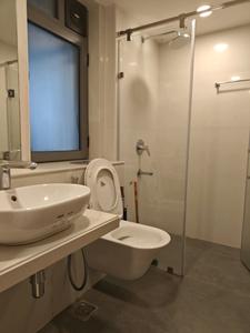 Bedroom Image of 650 Sq.ft 1 BHK Apartment / Flat for sale in Lodha New Cuffe Parade Estrella, Sion Mumbai for Rs. 16500000