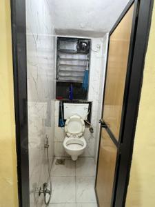 Bathroom Image of 500 Sq.ft 1 RK Apartment / Flat for rent in Andheri East Mumbai for Rs. 42000