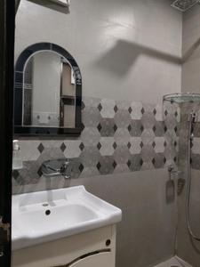 Common Bathroom Image of 1000 Sq.ft 2 BHK Builder Floor for rent in Sector 46 Gurgaon for Rs. 45000