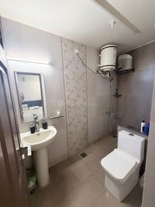 Bathroom Image of 650 Sq.ft 1 BHK Apartment / Flat for rent in Frazer Town Bengaluru for Rs. 35000