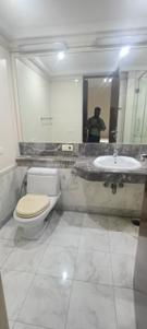 Bathroom Image of 6750 Sq.ft 5 BHK Apartment / Flat for sale in Hiranandani Developers Evita, Powai Mumbai for Rs. 245000000