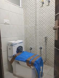 Common Bathroom Image of 650 Sq.ft 2 BHK Builder Floor for rent in Mayur Vihar Phase 1 New Delhi for Rs. 22000