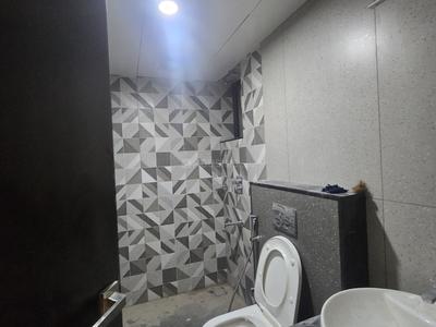 Bathroom Image of 690 Sq.ft 1 RK Apartment / Flat for rent in Pantheeramkavu Kozhikode for Rs. 25000