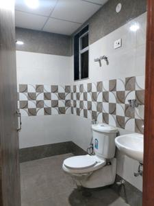 Common Bathroom Image of 1014 Sq.ft 2 BHK Builder Floor for sale in Uniwest Arcade Homes, Sector 102 Noida for Rs. 6500000