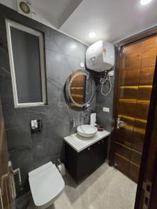 Bathroom Image of 1400 Sq.ft 3 BHK Builder Floor for sale in Janakpuri New Delhi for Rs. 31000000