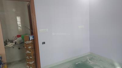 Bedroom Image of 350 Sq.ft 1 BHK Builder Floor for rent in Pochanpur Colony New Delhi for Rs. 15000