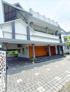 Image of 2000 Sq.ft 5 BHK Independent House for sale in Kongorppilly, Kochi for Rs. 8000000