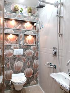 Common Bathroom Image of 600 Sq.ft 2 BHK Builder Floor for sale in Deenpur New Delhi for Rs. 4300000