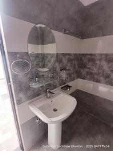 Bathroom Image of 1900 Sq.ft 3.5 BHK Independent House for sale in Indira Nagar Lucknow for Rs. 8200000