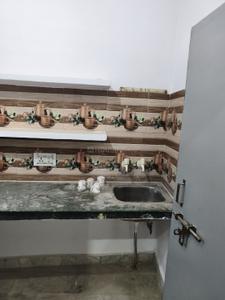 Kitchen Image of 2000 Sq.ft 3 BHK Builder Floor for rent in Alambagh Lucknow for Rs. 27000