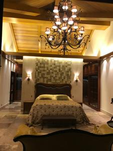 Bedroom Image of 1300 Sq.ft 3 BHK Apartment / Flat for sale in Juhu Mumbai for Rs. 60000000