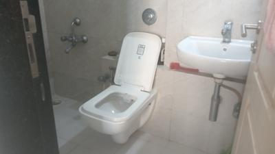 Bathroom Image of 638 Sq.ft 1 BHK Apartment / Flat for sale in Puraniks Aarambh, Kasarvadavali Thane for Rs. 6000000