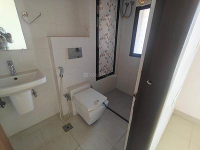Bathroom Image of 1050 Sq.ft 2 BHK Apartment / Flat for rent in Seminary Hills Nagpur for Rs. 18500