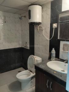 Bathroom Image of 1080 Sq.ft 2.5 BHK Apartment / Flat for sale in IITL Nimbus The Hyde Park Noida Tower Y Q R, Sector 78 Noida for Rs. 12000000