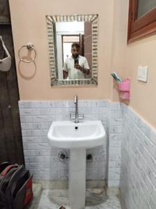 Bathroom Image of 700 Sq.ft 1.5 BHK Independent House for rent in Beta I Greater Noida for Rs. 20500
