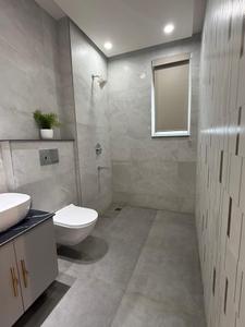 Bathroom Image of 2290 Sq.ft 3.5 BHK Apartment / Flat for sale in Urban Nest The Zirk, Nabha Zirakpur for Rs. 16000000