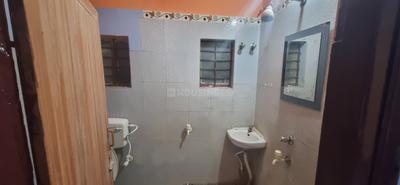 Bathroom Image of 600 Sq.ft 2 BHK Apartment / Flat for sale in Jadavpur Kolkata for Rs. 2550000