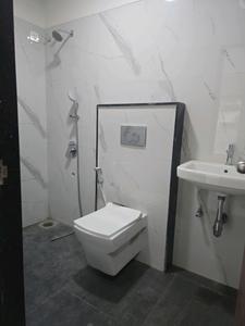 Common Bathroom Image of 2640 Sq.ft 4 BHK Apartment / Flat for sale in Juhu Mumbai for Rs. 118402600