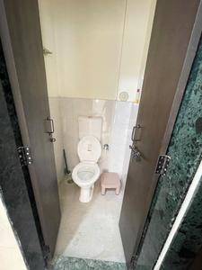 Bathroom Image of 600 Sq.ft 1 BHK Apartment / Flat for rent in Bandal Complex, Kothrud Pune for Rs. 18000