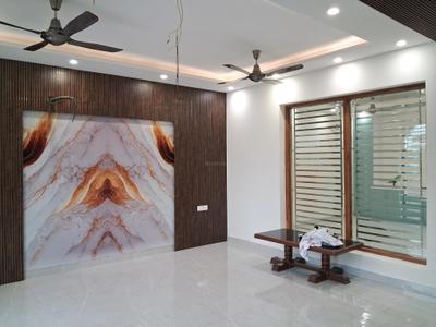 Living Room Image of 2700 Sq.ft 4 BHK Builder Floor for rent in Sector 92 Noida for Rs. 80000