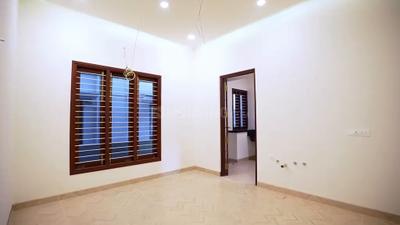 Bedroom Image of 4500 Sq.ft 4 BHK Independent House for rent in Neelankarai Chennai for Rs. 200000