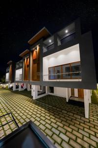 Image of 3275 Sq.ft 4 BHK Villa for sale in Maradu, Kochi for Rs. 23000000