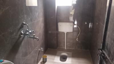 Bathroom Image of 2000 Sq.ft 2 BHK Duplex for rent in Danapur Patna for Rs. 9000