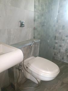Common Bathroom Image of 1600 Sq.ft 3 BHK Apartment / Flat for sale in Avenue Hills, Kharghar Navi Mumbai for Rs. 22000000