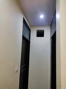 Bedroom Image of 1000 Sq.ft 3 BHK Independent House for sale in Subzi Mandi New Delhi for Rs. 8900000