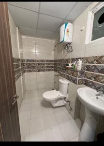 Bathroom Image of 850 Sq.ft 2 BHK Apartment / Flat for rent in Vinayakkripa Vinayak Central Park At Shervani Legacy Phase 2, Dhoomanganj Allahabad for Rs. 23000