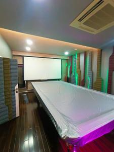 Bedroom Image of 6500 Sq.ft 7 BHK Villa for sale in Prahlad Nagar Ahmedabad for Rs. 120000000