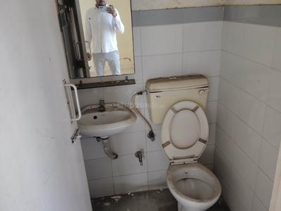 Bathroom Image of 690 Sq.ft 2 BHK Apartment / Flat for sale in Shapoorji Pallonji Shukhobrishti Spriha Phase 7, New Town Kolkata for Rs. 4000000