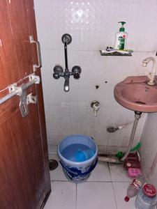 Bathroom Image of 250 Sq.ft 1 BHK Independent House for rent in Indira Nagar Lucknow for Rs. 7000
