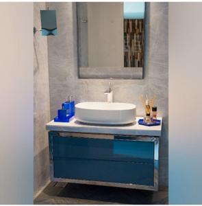 Bathroom Image of 1022 Sq.ft 2 BHK Apartment / Flat for sale in Chandak Sarvam, Andheri East Mumbai for Rs. 30500000