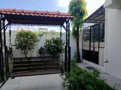 Image of 1400 Sq.ft 3 BHK Villa for rent in Sunpharma Road, Vadodara for Rs. 40000