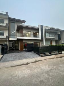Image of 13800 Sq.ft 7 BHK Independent House for sale in Sector 6, Panchkula for Rs. 450000000