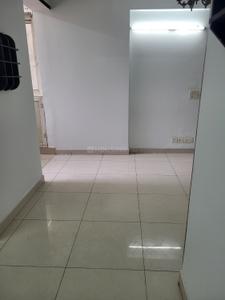 Kitchen Image of 1150 Sq.ft 2.5 BHK Apartment / Flat for rent in Express Zenith, Sector 77 Noida for Rs. 30100