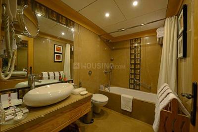 Bathroom Image of 2750 Sq.ft 4 BHK Apartment / Flat for sale in Grace Grandeur, Andheri West Mumbai for Rs. 115000000